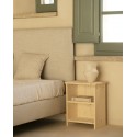 Table de chevet en bois massif en ton naturel de 50x42cm