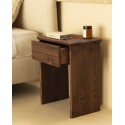 Table de chevet en bois massif en ton noyer de 50x42cm