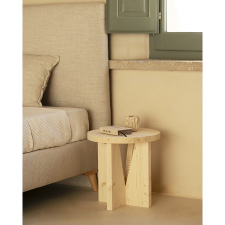 Table de chevet en bois massif en ton naturel de 40x40cm