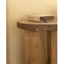 Table de chevet en bois massif en ton chêne foncé de 40x40cm